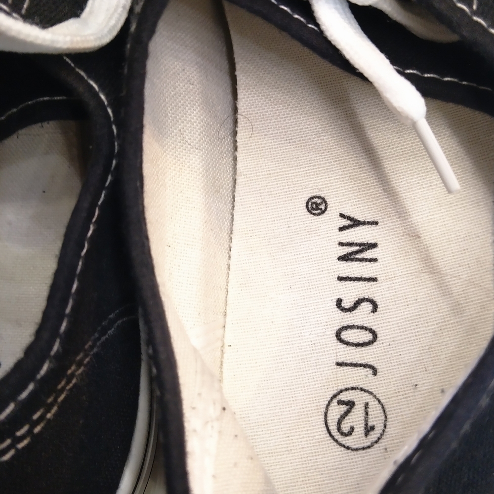 Shoes - Picture 3 of 4